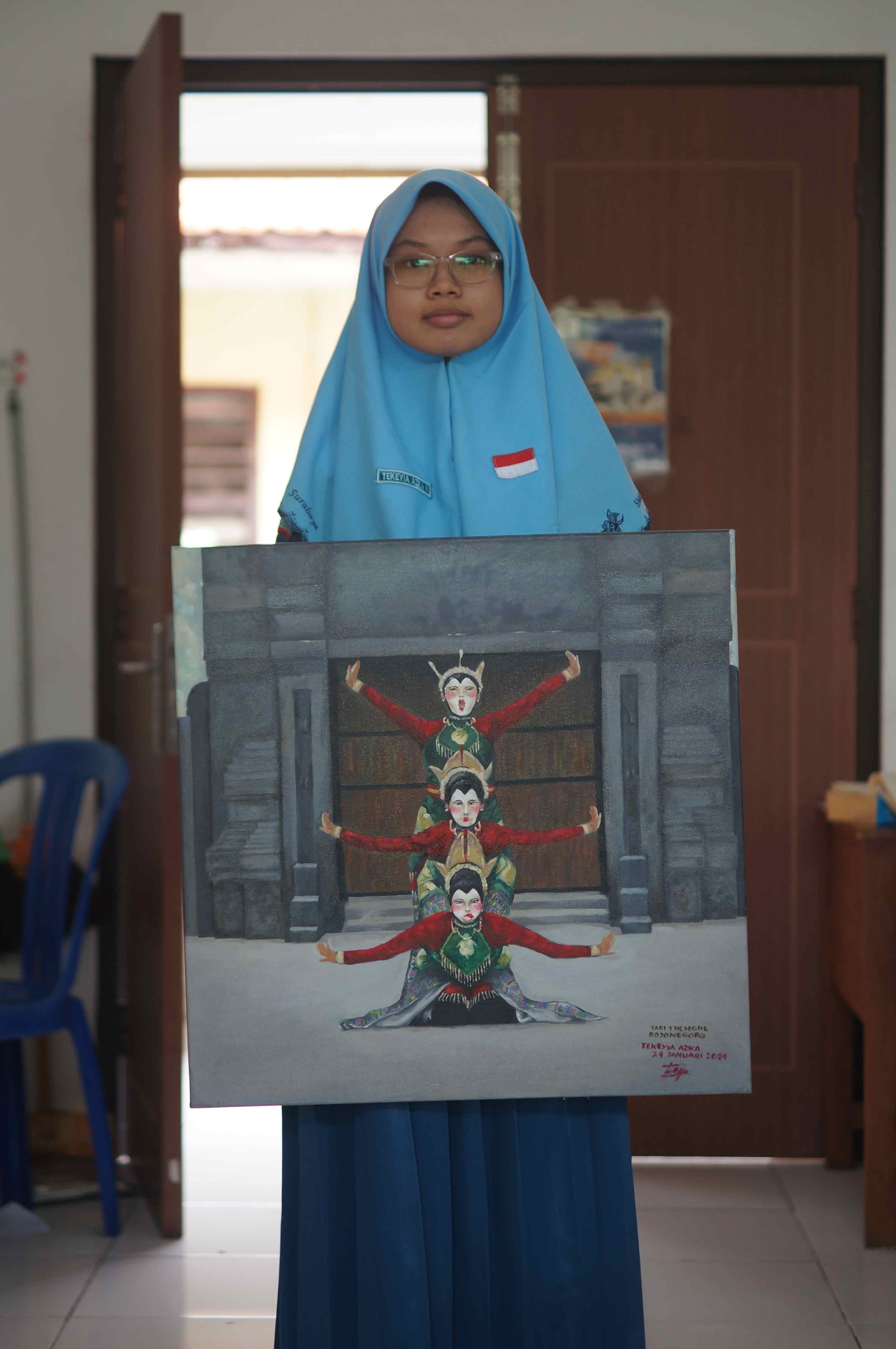 Photo of Enggar and Judul